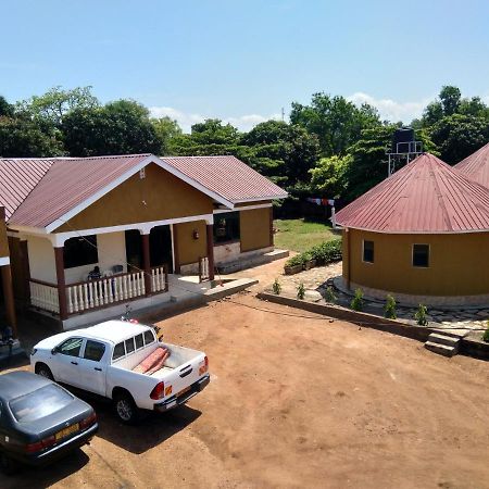 Kalalo Cottage Inn Pakwach Exterior photo