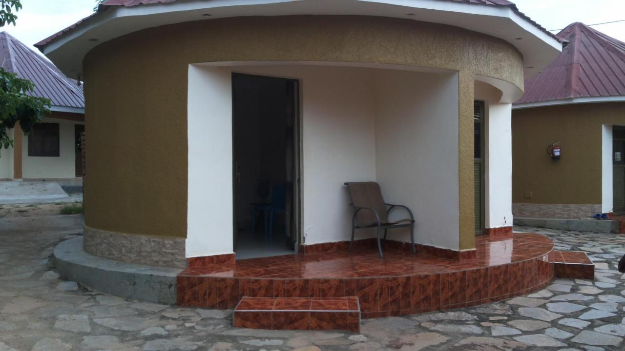 Kalalo Cottage Inn Pakwach Exterior photo