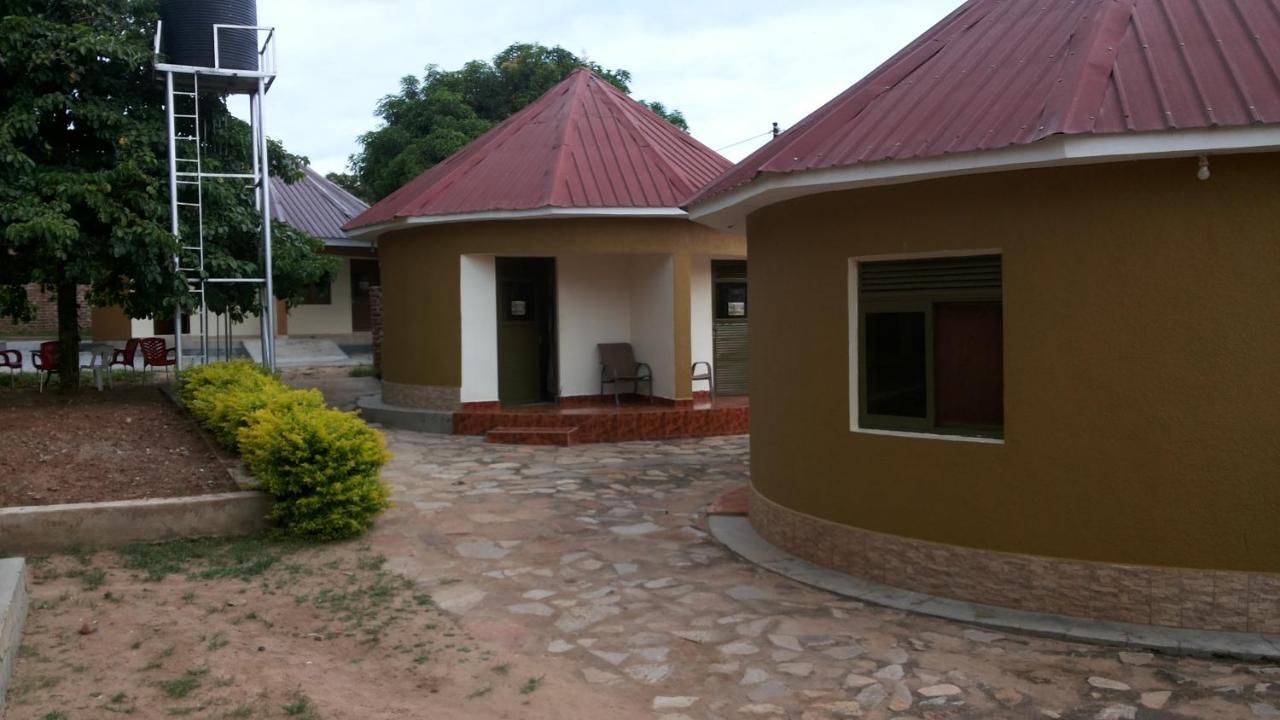 Kalalo Cottage Inn Pakwach Exterior photo