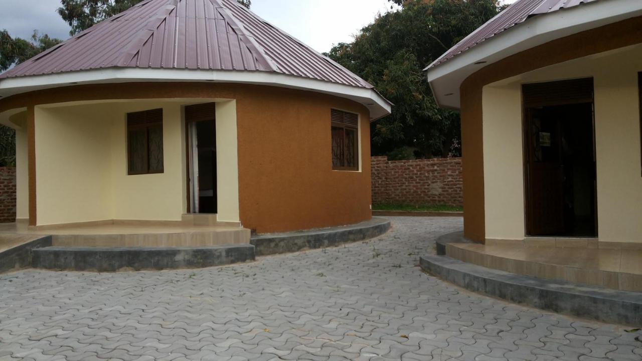 Kalalo Cottage Inn Pakwach Exterior photo