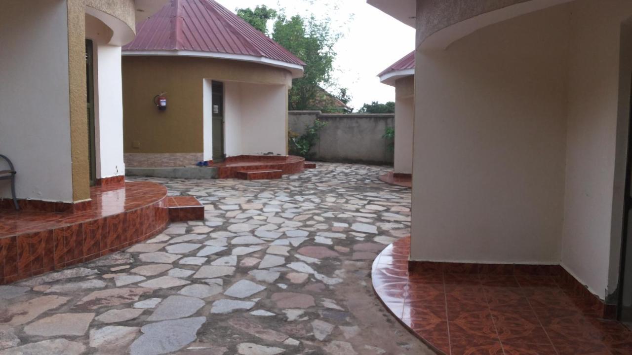 Kalalo Cottage Inn Pakwach Exterior photo