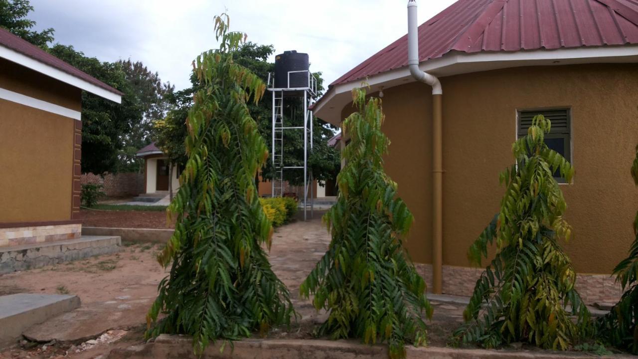 Kalalo Cottage Inn Pakwach Exterior photo