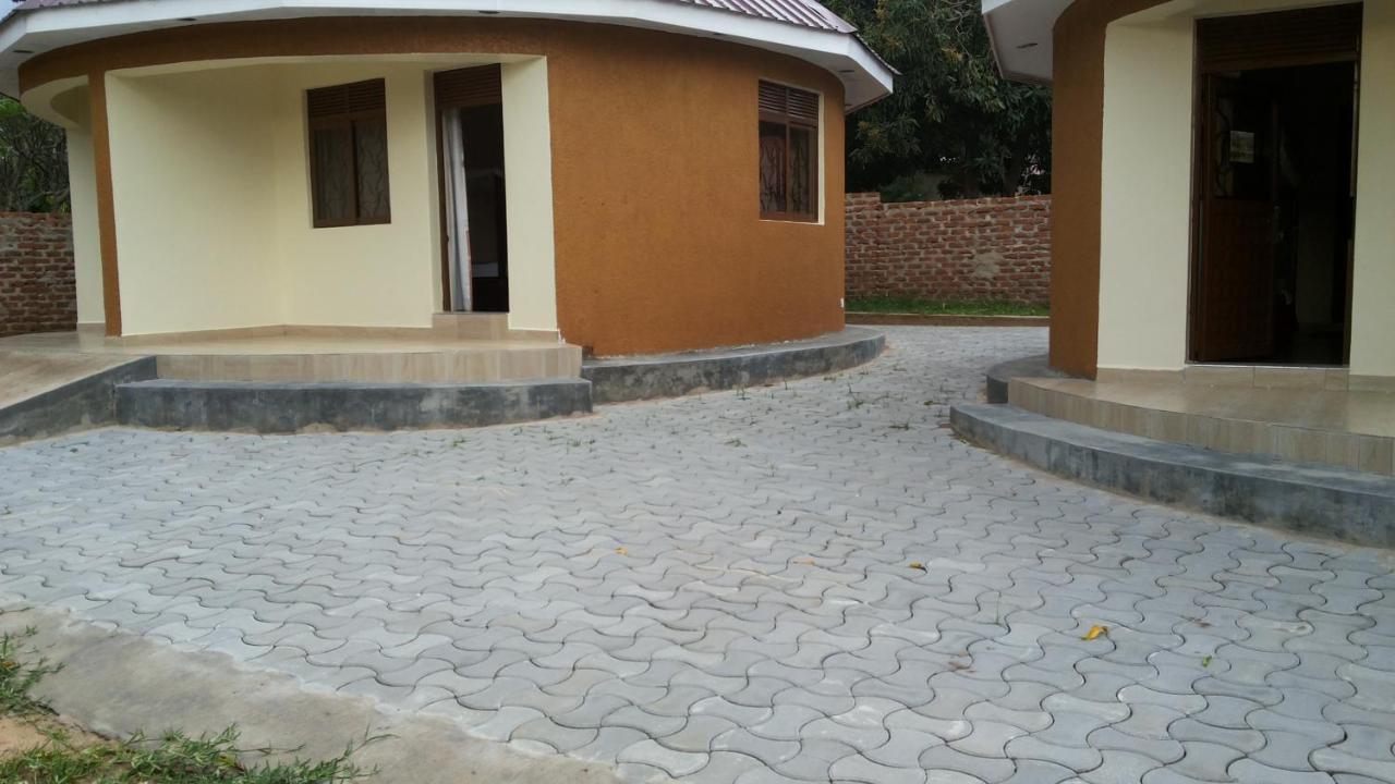 Kalalo Cottage Inn Pakwach Exterior photo