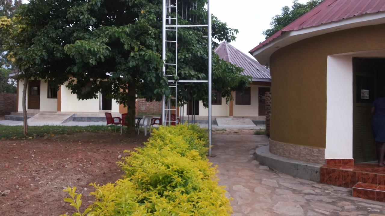 Kalalo Cottage Inn Pakwach Exterior photo