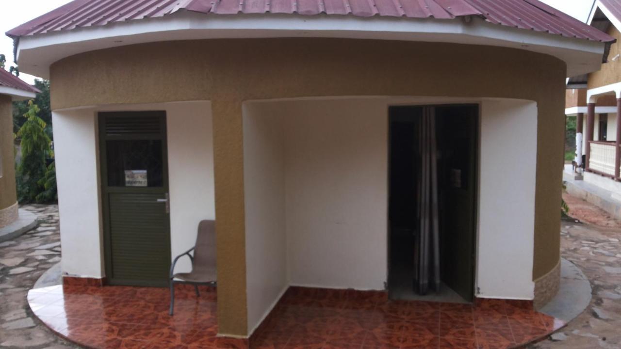 Kalalo Cottage Inn Pakwach Exterior photo