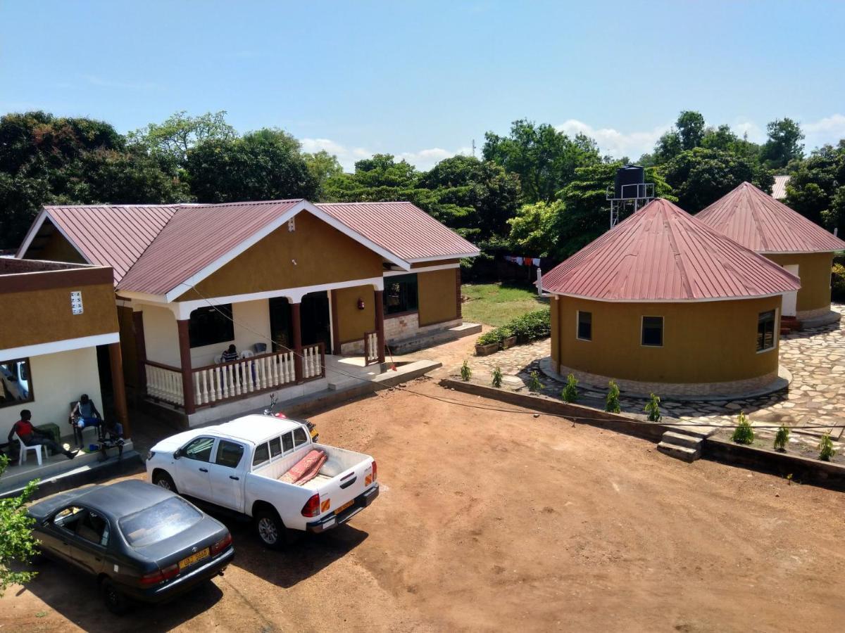 Kalalo Cottage Inn Pakwach Exterior photo